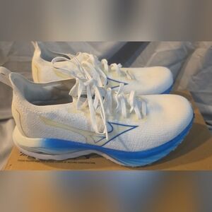Mizuno Wave Neo Wind Shoes Undyed White-Peace Blue Women SZ 10 New No Box Top